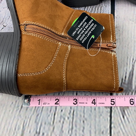 NWT: ST JOHN’S BAY (WIDE) Memory Foam Brown Faux Suede Block Heel Ankle Boots - Picture 7 of 17
